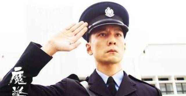穿红衣服最帅的男人长这样