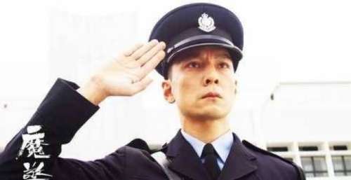 穿红衣服最帅的男人长这样