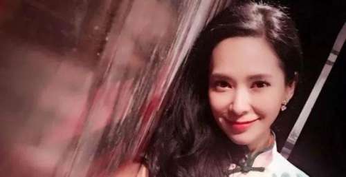 嫁河南“穷小子”，给公婆买大房子，港姐冠军郭羡妮的“低调”生活
