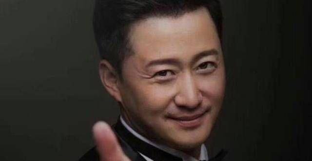 当年她嫌弃吴京，狠心抛弃后嫁给富豪，如今人气平平
