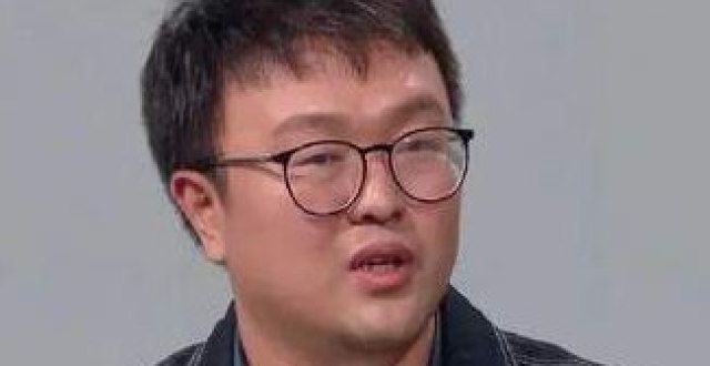 热搜撕了一个月，靠吵架出圈，这部综艺竟然有点好看？