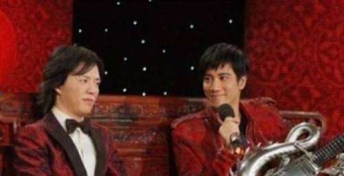 王力宏官宣已离婚，网友曝宏迪旧情复燃，性取向引关注