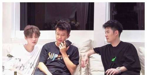 镜头少被排挤？郑恺沦为跑男边缘人物，为何不舍得离开？