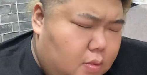 600斤胖猴仔开直播，眼神呆萌、扮起可爱风，欲走颜值主播路线