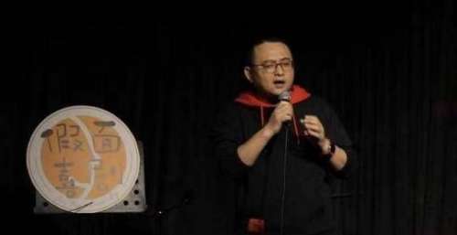 郑州脱口秀演员生存实录：写100条段子能用的不到10条