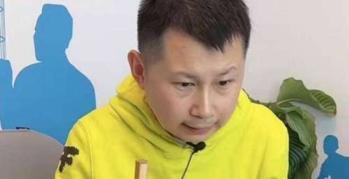 何云伟开直播聊感恩，称已将云字归还，在德云社没交过学费
