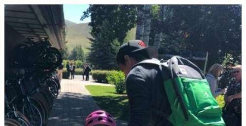 王力宏官宣离婚，评论区沦陷，网友为女方鸣不平，8年生3个孩子