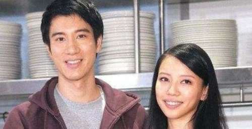 李靓蕾爆猛料后王力宏首现身，单手插兜状态轻松，却连丢两个代言