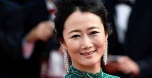 为了不变老，不生孩子、20年不吃晚饭，如今43岁老的却像53岁