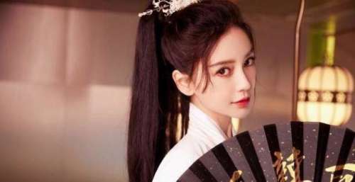 王安宇又官宣一热剧，民国背景，看清女主后，网友：演什么看什么