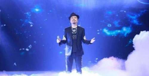执意到鸟巢开演唱会，结果无人捧场还负债累累，卖房子还债
