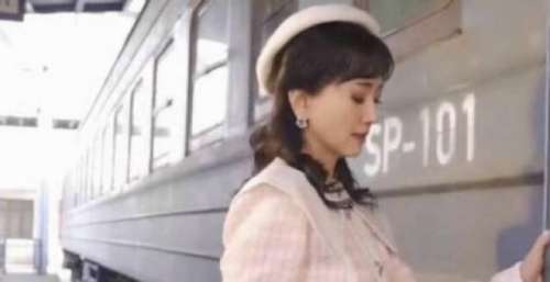 回忆杀！赵雅芝完美再现经典角色冯程程 时隔41年美貌依旧