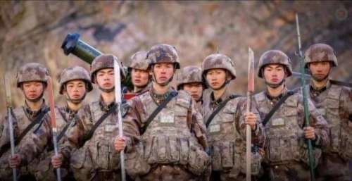 美军被打得丢盔弃甲，美国观众为何还给《长津湖》好评？