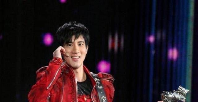 网友抢救式下载王力宏的歌曲，理由是怕万一下架了就再也听不到了