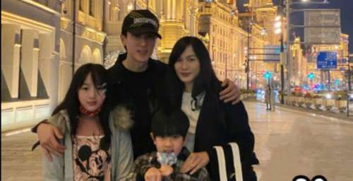 吴尊携老婆儿女出游，网友希望他内外兼修别塌房，获本尊暖心回复
