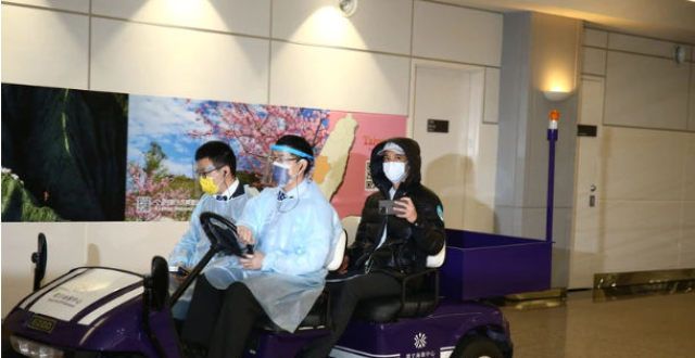 李靓蕾接连发声，王力宏紧急返台，机场和记者爆发冲突场面混乱