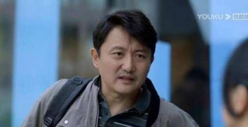 出道22年不沾花野草，低调为人，因多次饰演“渣男”而一炮走红