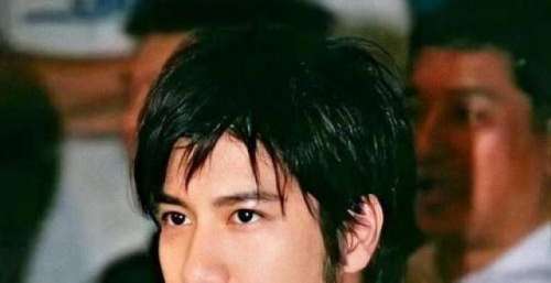 无辜躺？王力宏人设崩塌，云南高校一女生慌了：我论文咋办