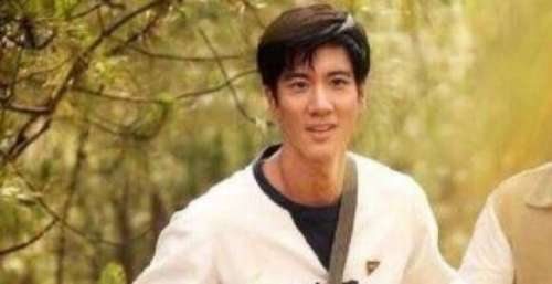 李靓蕾至今仍记得16岁和王力宏的约会，是爱得太深，还是太聪明？