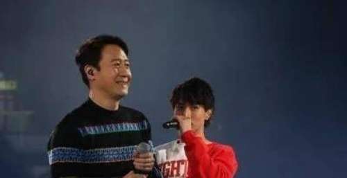 黎明生日当陈柏宇演唱会嘉宾 呆等一小时爆金句