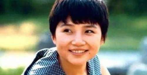 还记得那个唱《青藏高原》的李娜？削发为尼出家的背后究竟为何？
