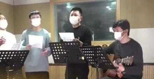 《与爱同行》致敬抗疫英雄