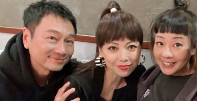 邓萃雯与黎耀祥同游长沙，换新发型打扮似女团好显嫩，55岁仍未婚