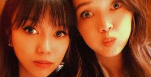 李靓蕾母亲背景不简单，闺蜜各个是名媛，她也是个白富美