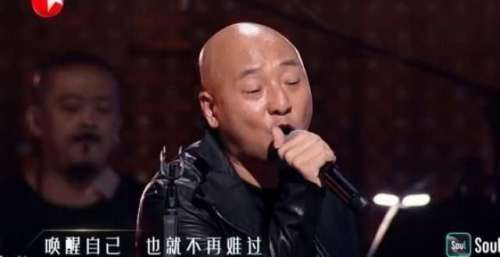 《追光吧》首播，周晓鸥、尼坤、吴镇宇集体怀旧？三首歌太催泪