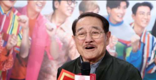 离婚三年，刘恺威放长假陪女儿过年，7岁小糯米见到父亲就爱撒娇