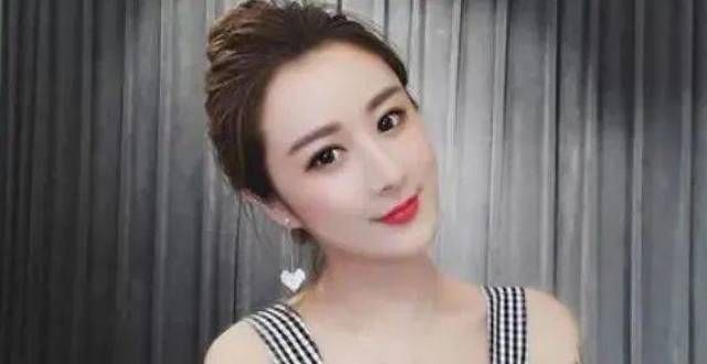 曝主播一哥补税17亿逃过一劫，薇娅道歉后李佳琦急回应：一切正常