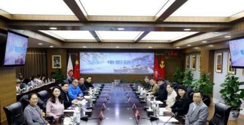 电影《穿过寒冬拥抱你》举行观摩研讨会，温暖笔触打民史诗