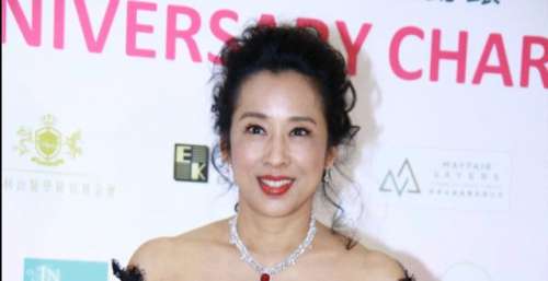63岁朱玲玲带领港姐拍宣传片，素颜脸仍抢镜，身材不输年轻港姐