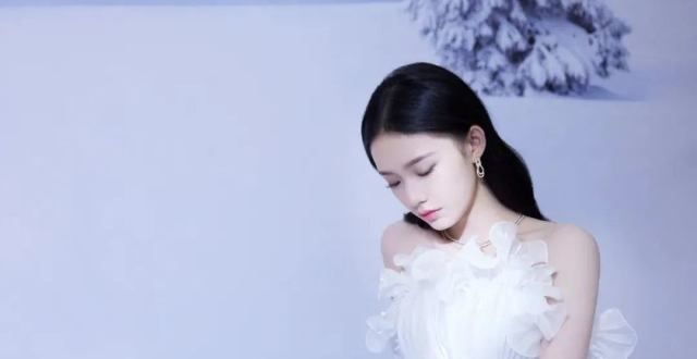 【明星壁纸】林允像壁纸01