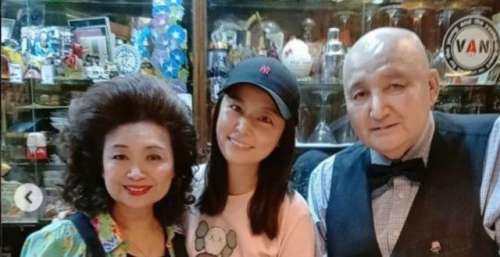 林心如携霍建华与人聚餐，路透照全素颜状态曝光，网友直言认不出