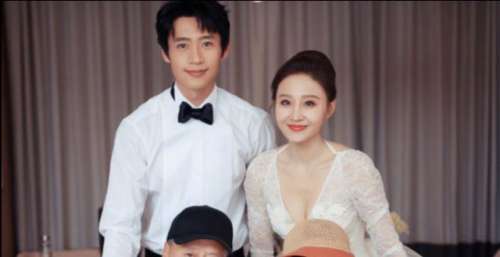错怪张杰了，他派父母参加了魏晨的婚礼，07快男13强的团魂有了