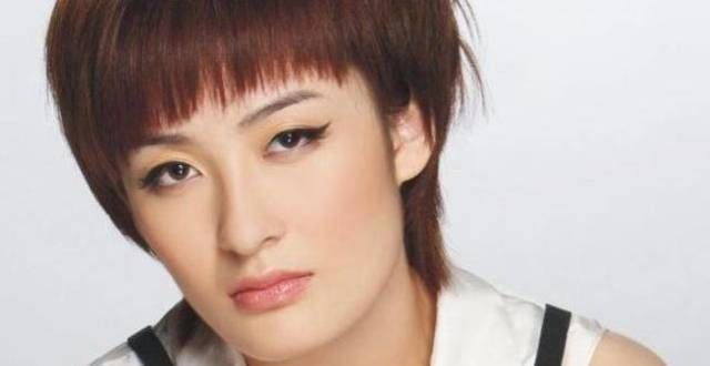“跌下神坛”的曾轶可，她该何去何从？