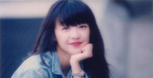 她是歌坛天后，一生被3个男人抛弃，事业巅峰期隐退今56岁仍单身