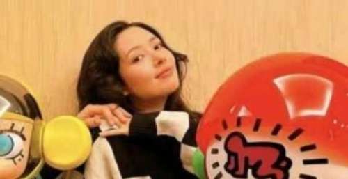 向佐晒与郭碧婷居家合照，腹部隆起疑怀二胎，曾公开期待二胎到来