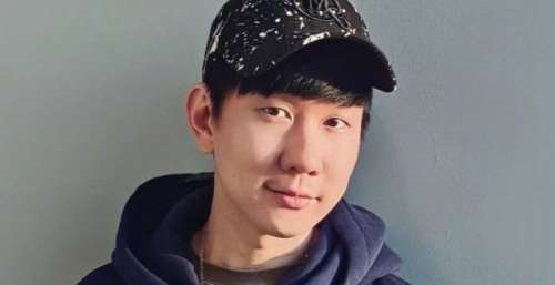 网友发文让林俊杰联系她，在新加坡苦等30天，粉丝放话有锤放锤