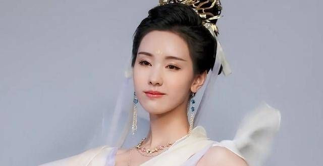 《长月烬明》面如观音，心如蛇蝎，陈都灵的女二号，也太带感了吧！