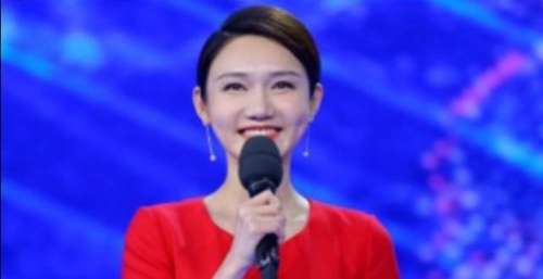 “小董卿”龙洋：最年轻女主持！集美貌与才华于一身的湘妹子