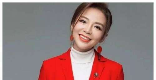 央视女主持朱迅：三次患癌，从幕后到台前，这三个男人对她很重要