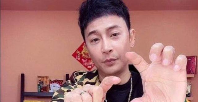 陈志朋直播卖草莓，网友认为66元一斤太贵，怼网友：吃不起别买