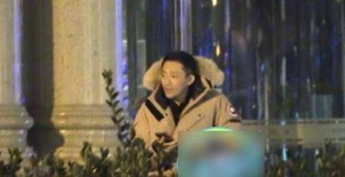 汪小菲约会长发，深夜同回豪宅一夜未出，女子身材优越颜值高