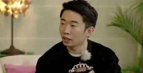 杨迪搞怪被前辈骂哭，16年的扮丑生涯，他只是为了混口饭吃