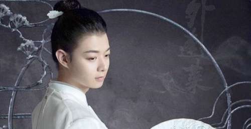 前女友陈被取保候审，爱情最美好的样子：不依附不纠缠