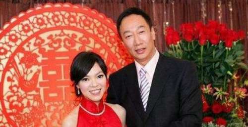 富士康总裁郭台铭，曾与刘嘉玲、林志玲有情，却二婚娶小24岁娇妻