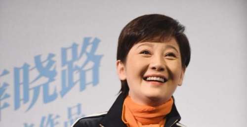 年初把大家弄哭的她年尾又来了！《穿过寒冬拥抱你》昨天南京云首映