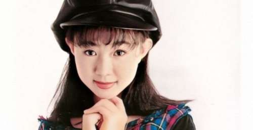 “贺岁公主”卓依婷：5岁大红大紫，翻唱786首歌曲，被传去世20年